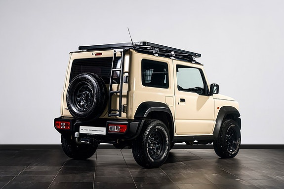 Suzuki Jimny 2 of 5