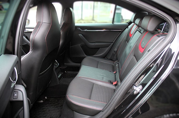 Skoda Octavia RS 14 of 16
