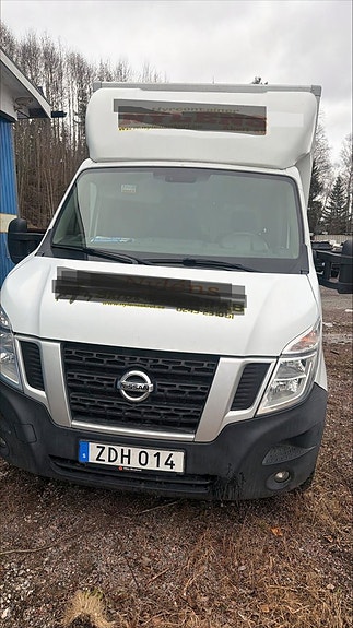 Nissan NV400 2 of 4