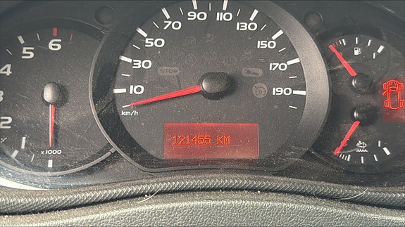 Nissan NV400 4 of 4