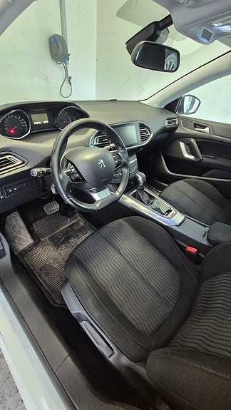 Peugeot 308 SW 5 of 15