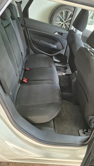 Peugeot 308 SW 10 of 15