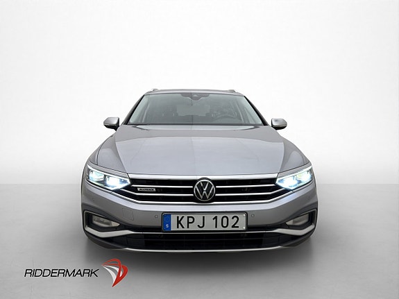 Volkswagen Passat Alltrack 3 of 5