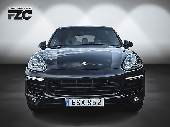 Porsche Cayenne 6 of 11