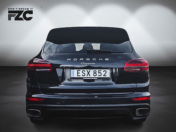 Porsche Cayenne 7 of 11