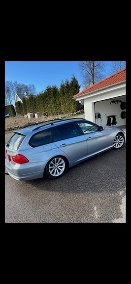BMW 318i 3 of 4