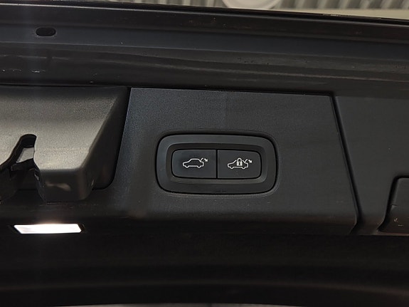Volvo V90 Cross Country 23 of 24