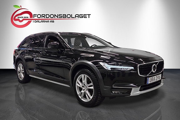 Volvo V90 Cross Country 3 of 5