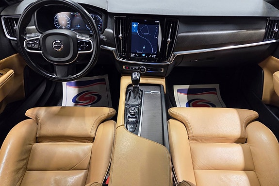 Volvo V90 Cross Country 7 of 24