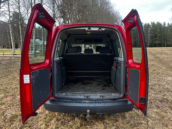 Volkswagen Caddy Maxi 12 of 12