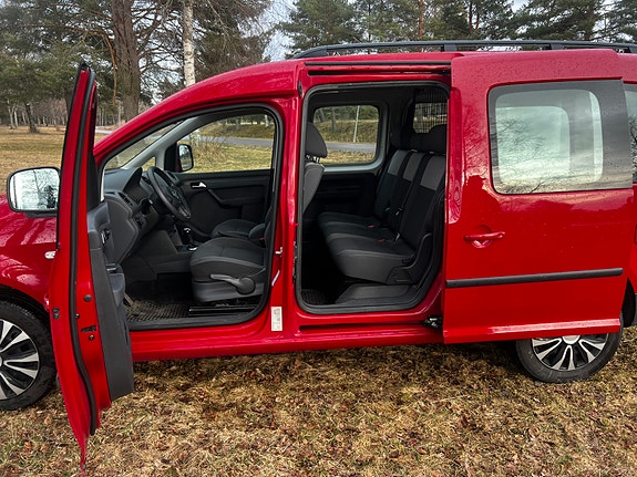 Volkswagen Caddy Maxi 9 of 12