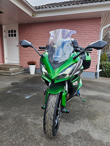Kawasaki Ninja Z1000SX 19 of 22