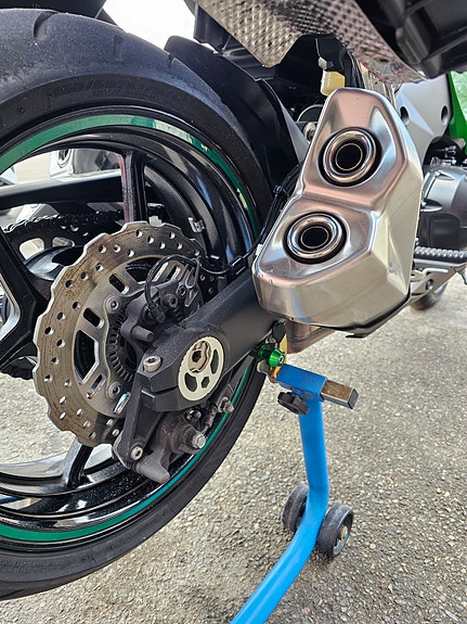 Kawasaki Ninja Z1000SX 16 of 22