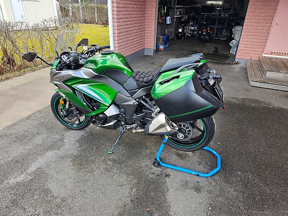 Kawasaki Ninja Z1000SX 4 of 22