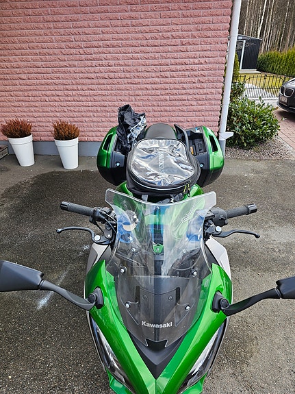 Kawasaki Ninja Z1000SX 10 of 22
