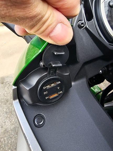 Kawasaki Ninja Z1000SX 12 of 22