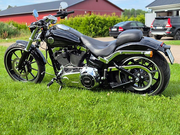 Harley-Davidson Breakout 4 of 4