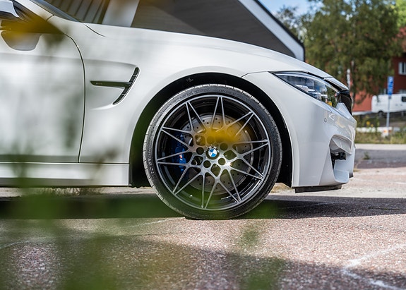 BMW M4 5 of 5