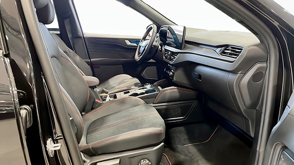 Ford Kuga 3 of 22