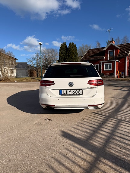 Volkswagen Passat 3 of 5