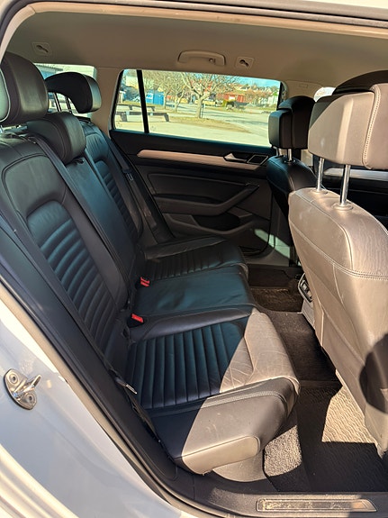 Volkswagen Passat 7 of 9