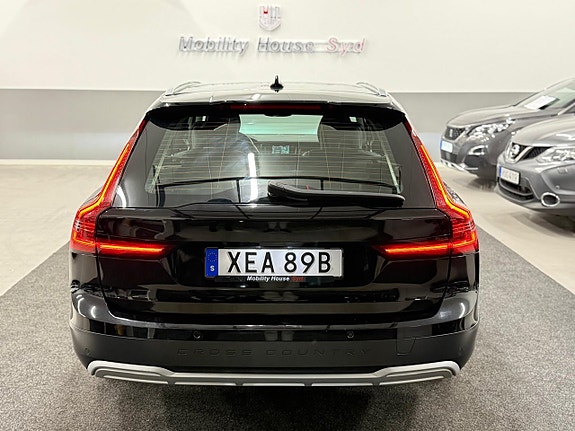 Volvo V90 Cross Country 7 of 27