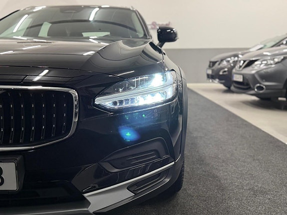 Volvo V90 Cross Country 8 of 27