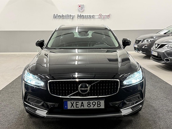 Volvo V90 Cross Country 6 of 27