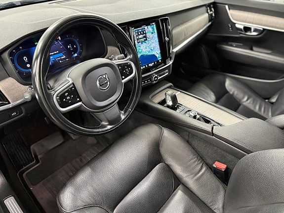 Volvo V90 Cross Country 10 of 27