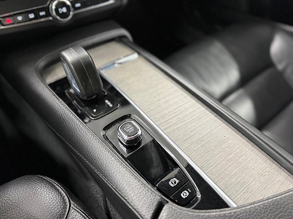 Volvo V90 Cross Country 19 of 27