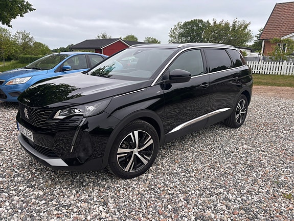 Peugeot 5008 3 of 5