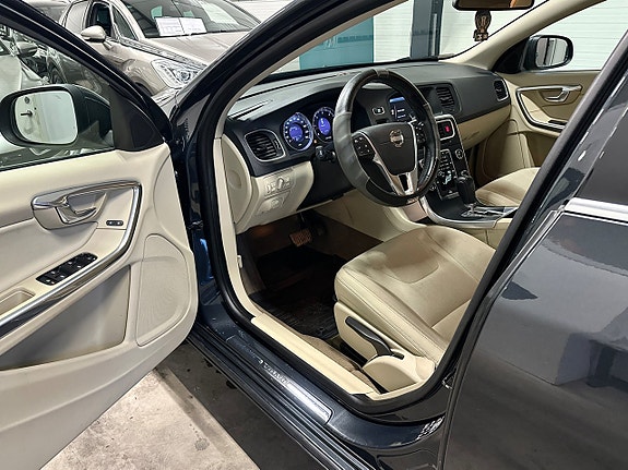 Volvo S60 5 of 5