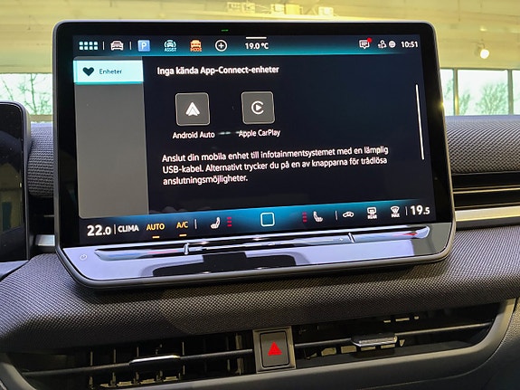 Volkswagen T-Roc 11 of 12