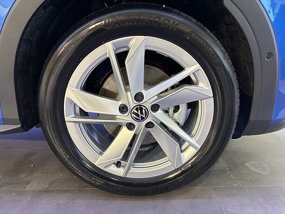 Volkswagen T-Roc 8 of 12