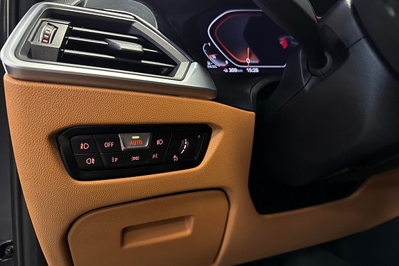 BMW 320 14 of 16