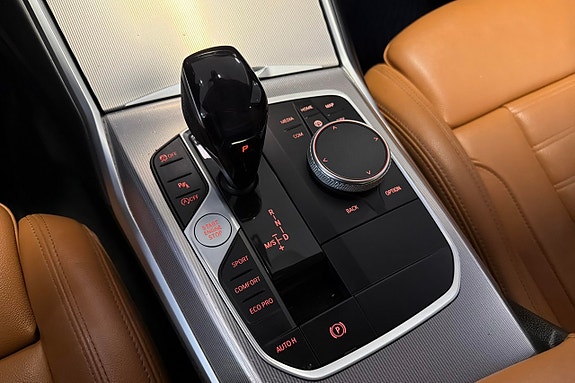 BMW 320 11 of 16