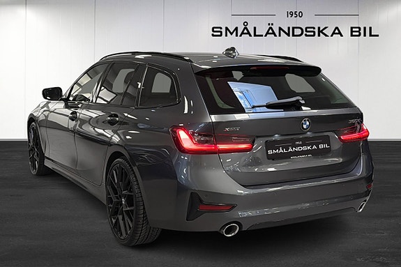 BMW 320 3 of 16
