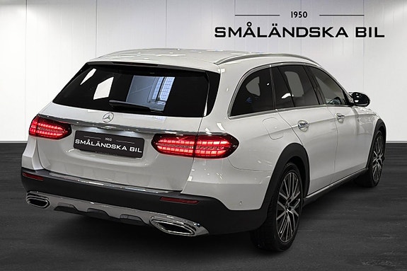 Mercedes-Benz E220 d 4 of 5