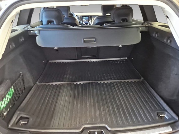 Volvo V60 Cross Country 10 of 12
