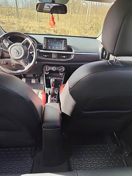 Kia Picanto 4 of 5