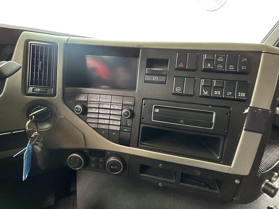 Dragbil Volvo FM 12.8 500 I-Shift -2014 | Reparationsobjekt via auktion 11 of 27