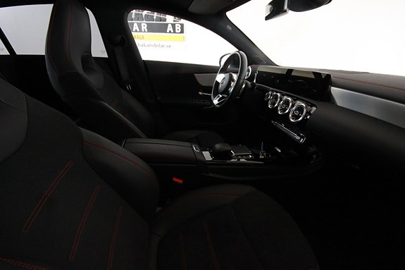Mercedes-Benz CLA200 d 3 of 5