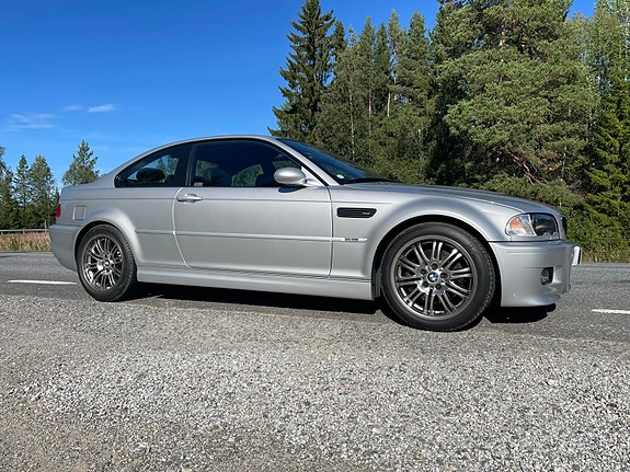 BMW M3 4 of 5