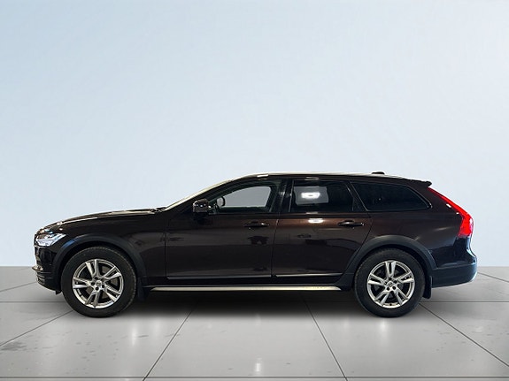 Volvo V90 Cross Country 3 of 5