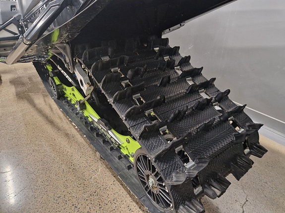 Polaris Indy XCR 9r 136" (momsad) 2 of 3