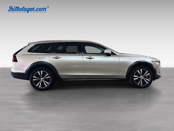 Volvo V90 Cross Country 4 of 5