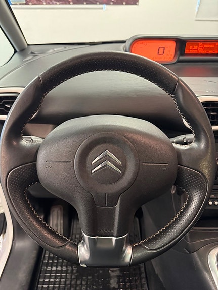 Citroen C3 Picasso 12 of 14