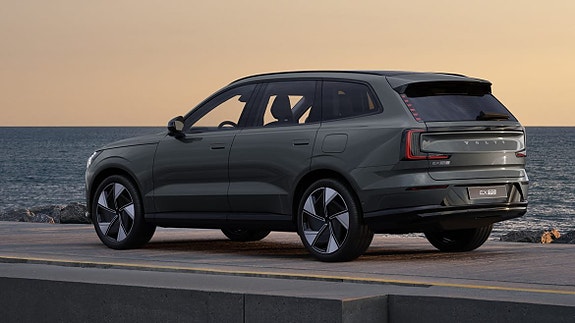 Volvo EX90 17 of 25