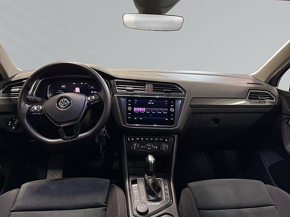 Volkswagen Tiguan 7 of 9