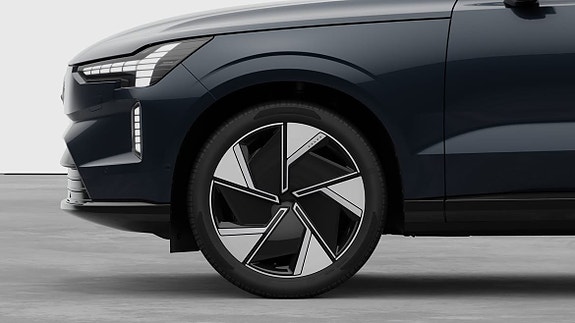 Volvo EX90 11 of 23